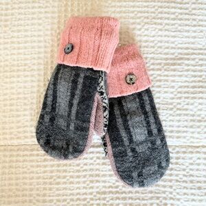 Cozy Pink and Gray Women’s Mittens